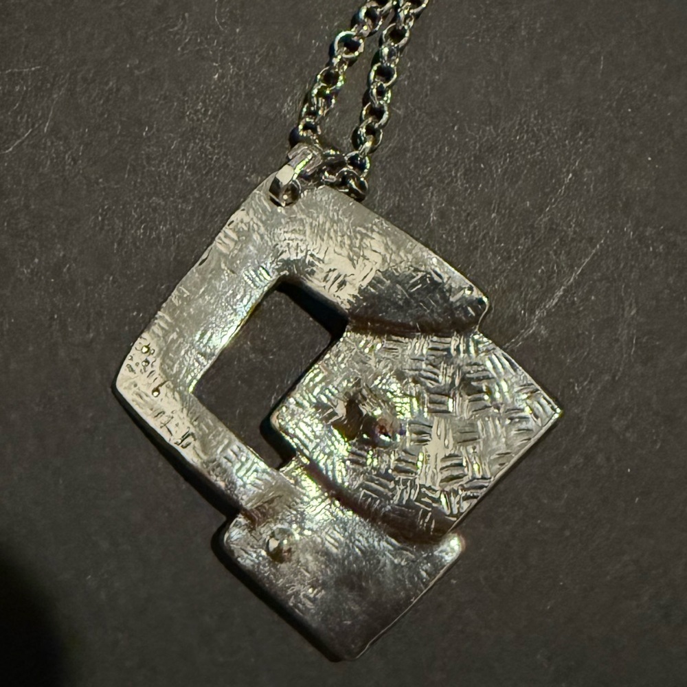 Y2K Silver Tone Geometric Pendant Necklace - Picture 4 of 6